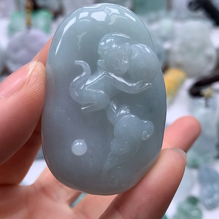 翡翠未镶嵌颈饰灵猴献寿卡厚11+