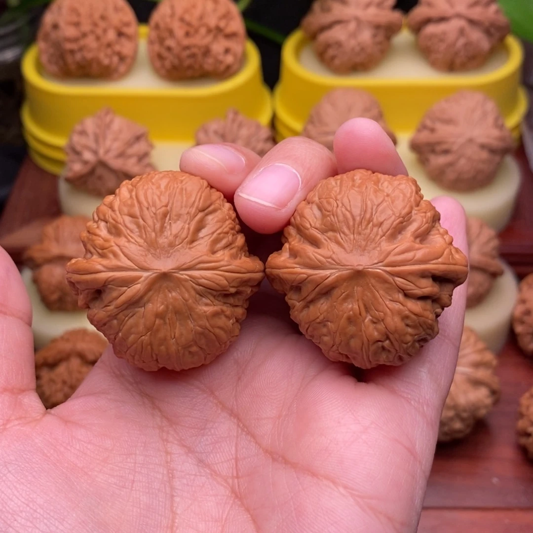 把件文玩核桃哎**闹38“野生”铁锤妹妹