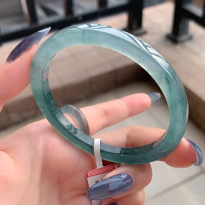 翡翠手镯未镶嵌?****58-59圈口