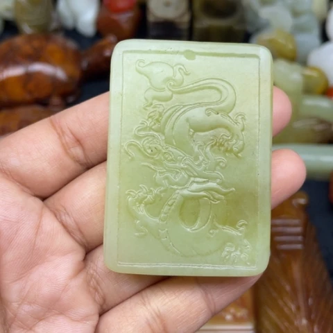 未镶嵌蛇纹石玉颈饰18