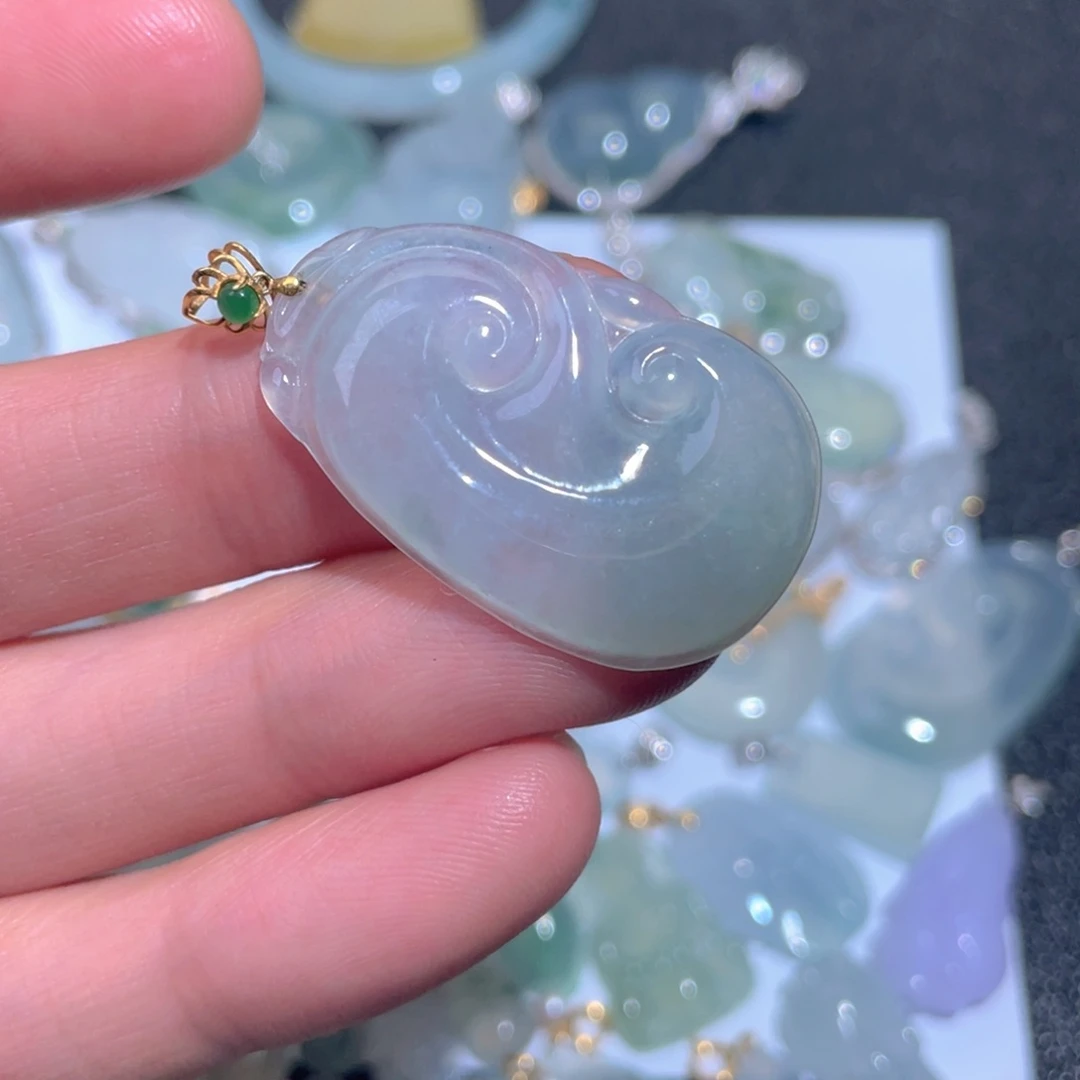 翡翠颈饰18K金镶嵌翡翠