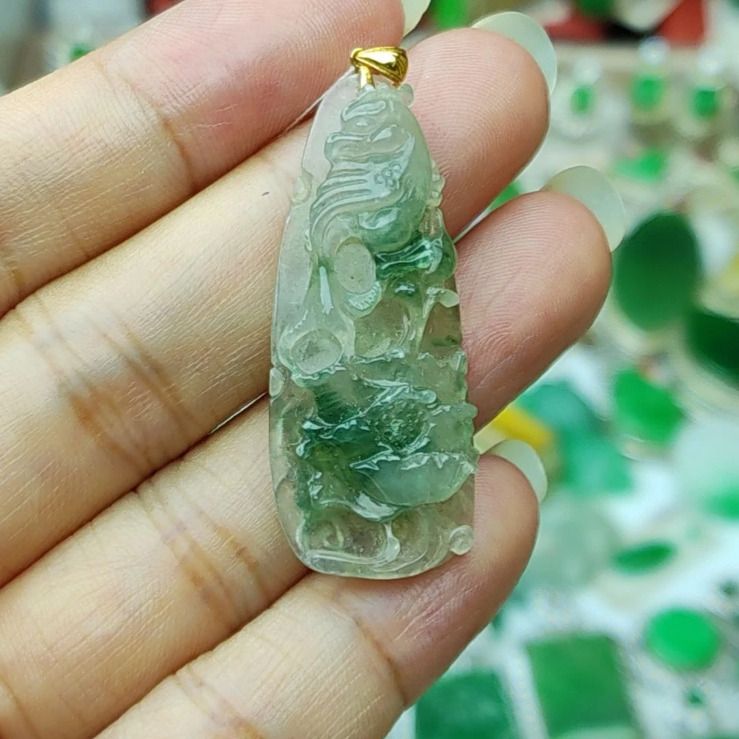 颈饰18K金镶嵌翡翠11