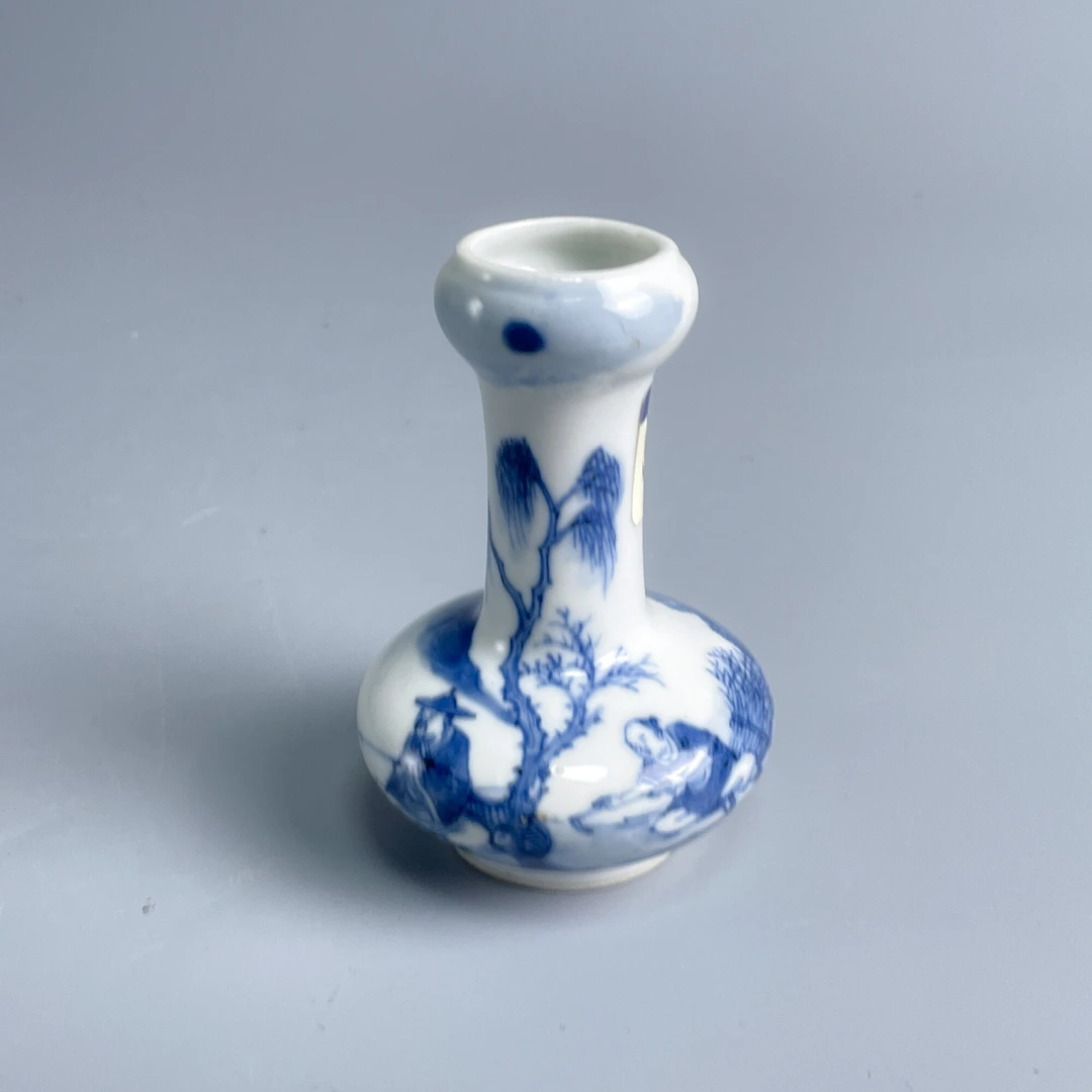 lot13.清光绪青花人物纹盘口瓶-M25DJ000D58