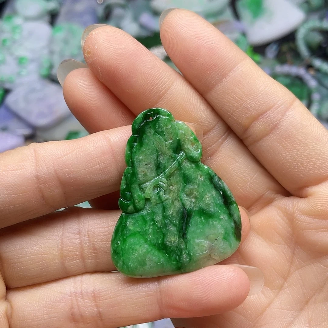 翡翠未镶嵌颈饰飞**天翡翠吊坠