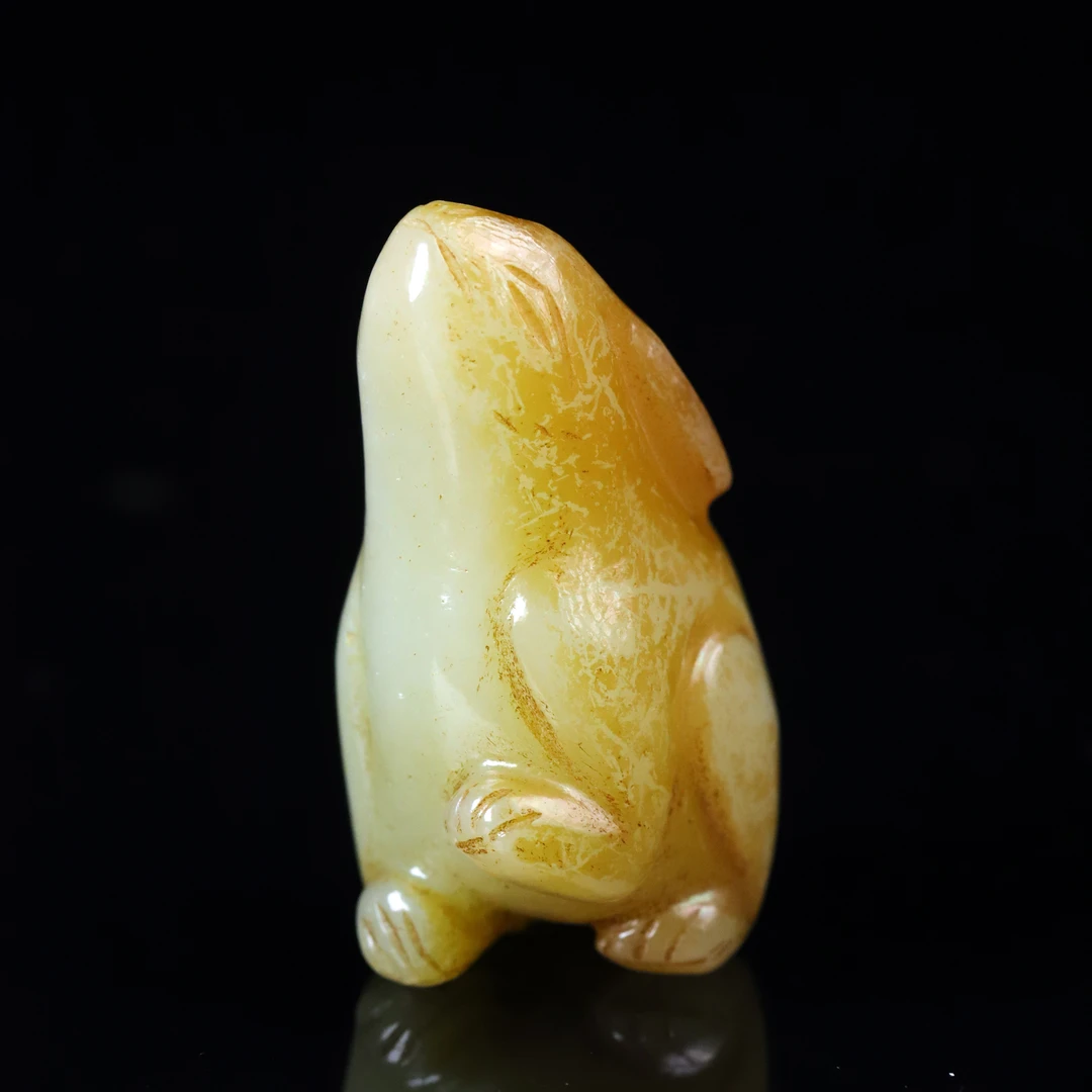 清代和田玉玉兔花件