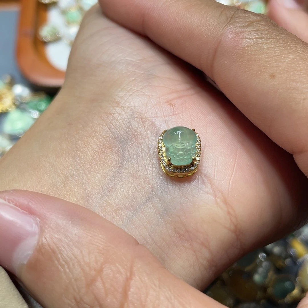 翡翠吊坠(不含链)18K金镶嵌.*安