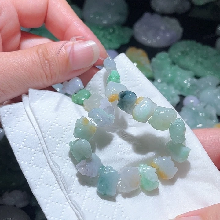 颈饰未镶嵌翡翠天