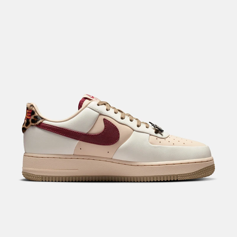 耐克（NIKE）女子AIR FORCE 1休闲时尚休闲鞋IM7510-262