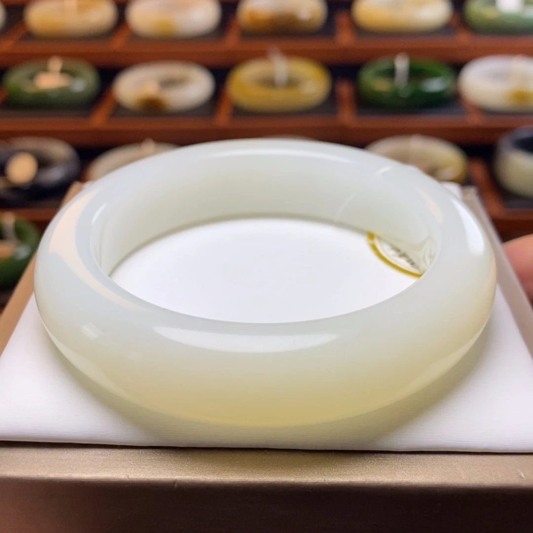 未镶嵌手镯和田玉56.5圈