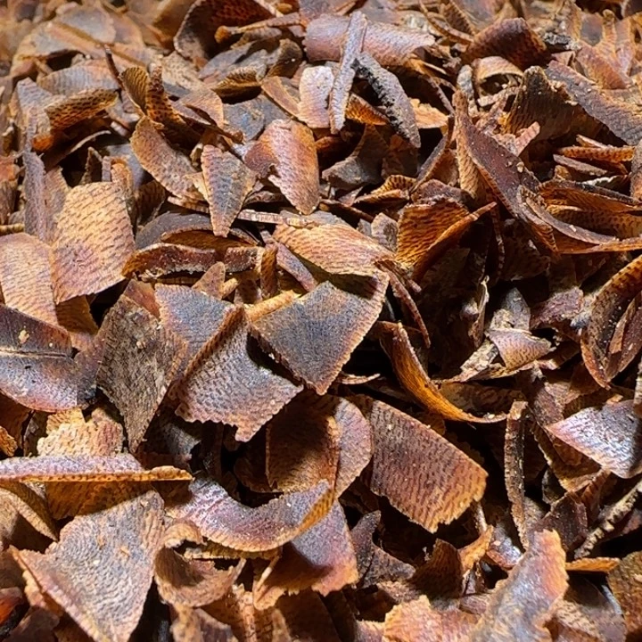 沉香手把件海南老白棋沉水切片100克