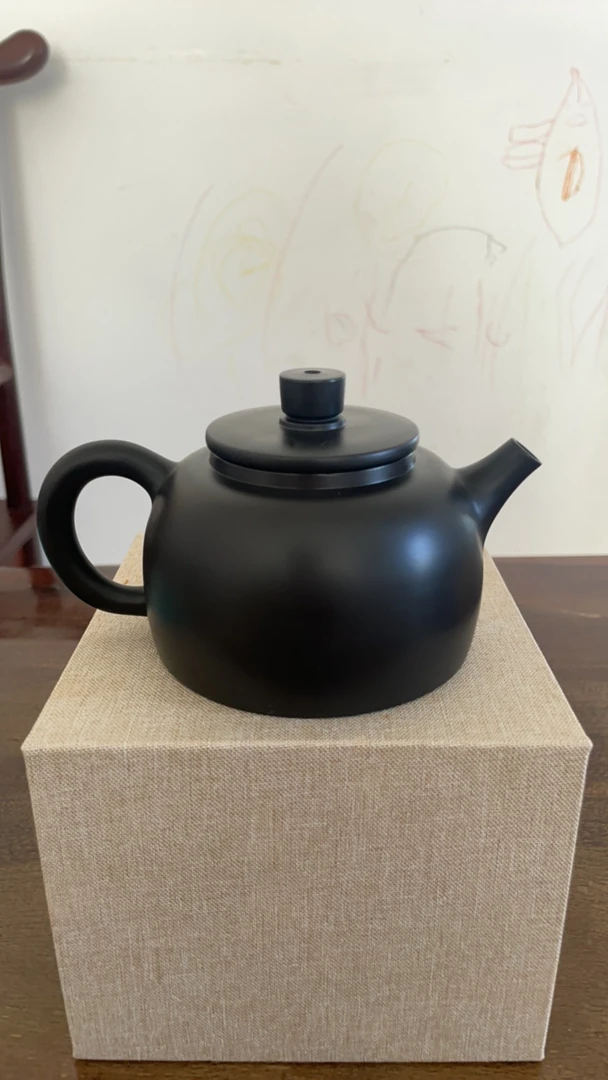 建水紫陶黑色素德钟壶 容量350毫升左右 纯天然泥土全手工制作