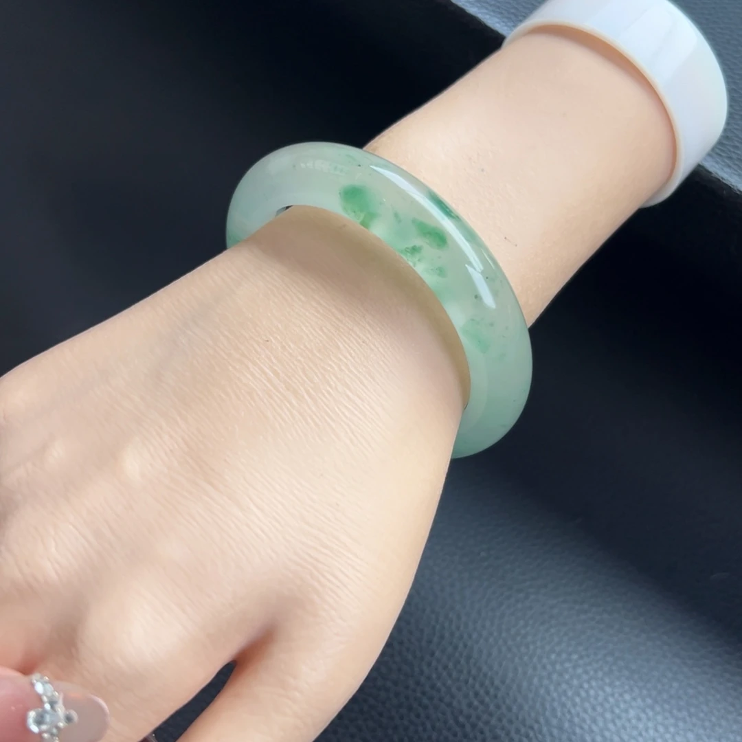 石英质玉未镶嵌手镯53.8