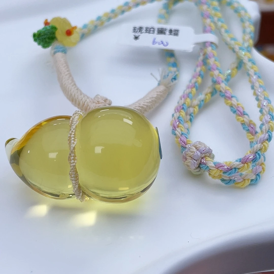 琥珀吊坠(赠链)未镶嵌
