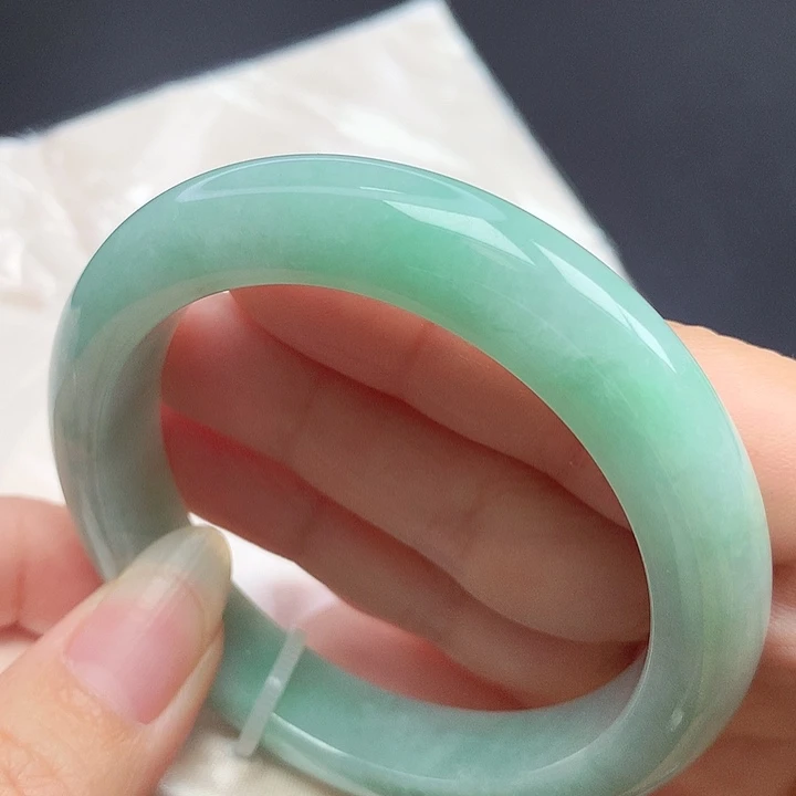 翡翠未镶嵌手镯53.6圈口