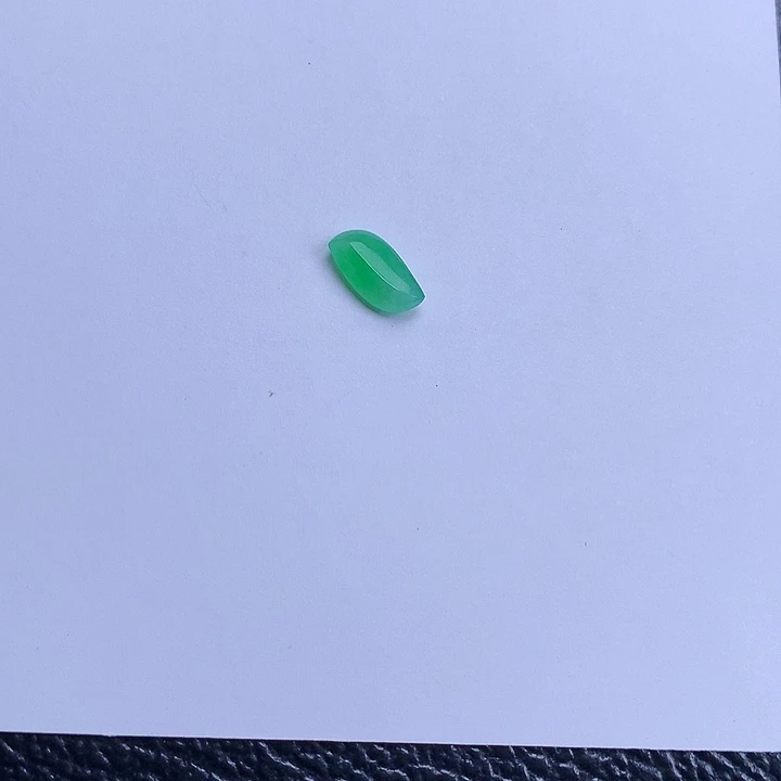 颈饰未镶嵌翡翠天然缅甸a货翡翠随形