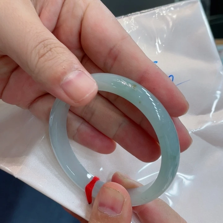 翡翠手镯未镶嵌买断