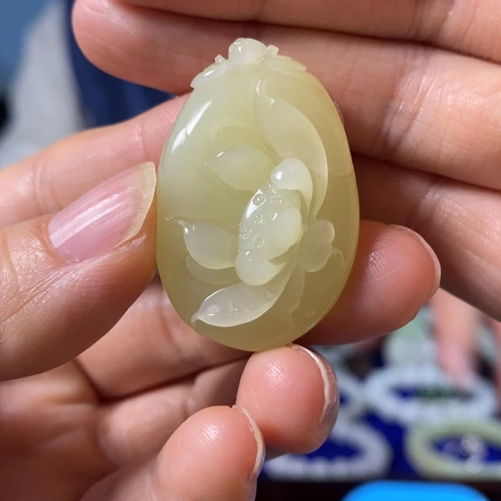 风***子和田玉未镶嵌颈饰