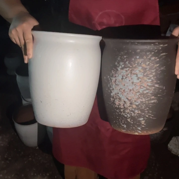 紫砂花盆口20高25瑕疵瑕疵
