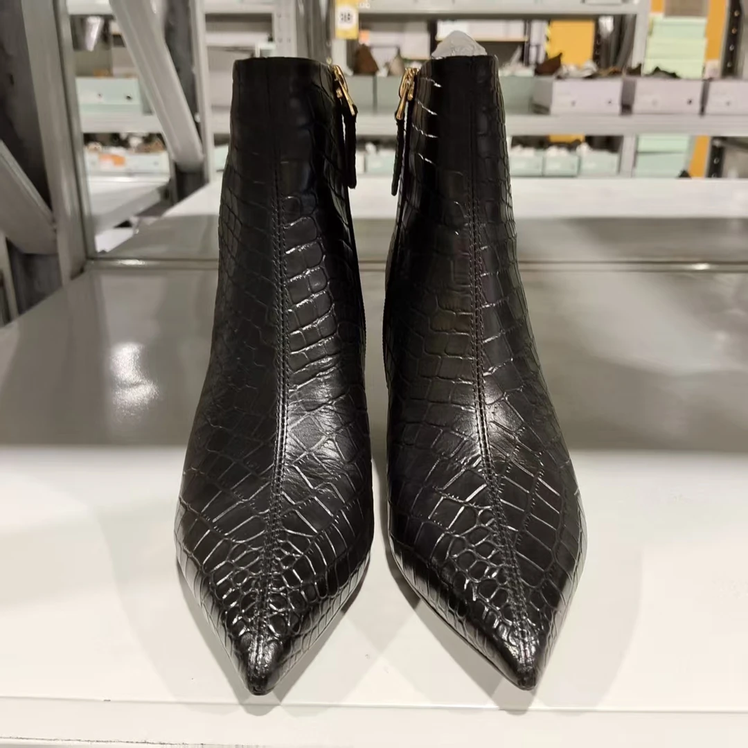 星期六工厂店新品秋冬季休闲时尚真皮短靴