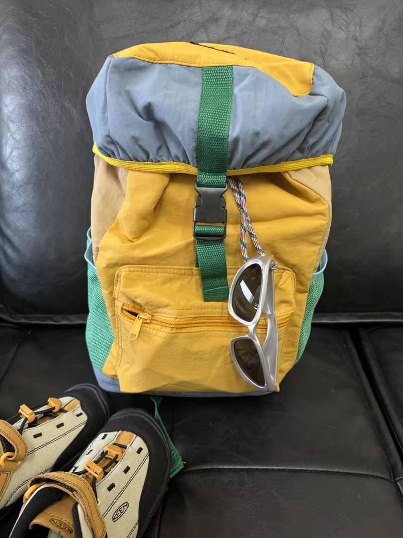 「LIUYI」新款儿童双肩包拼色潮流儿童百搭潮童户外背包 2542