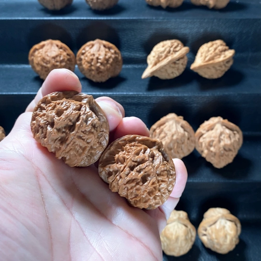 桃核把件米*野生原树血滴子40