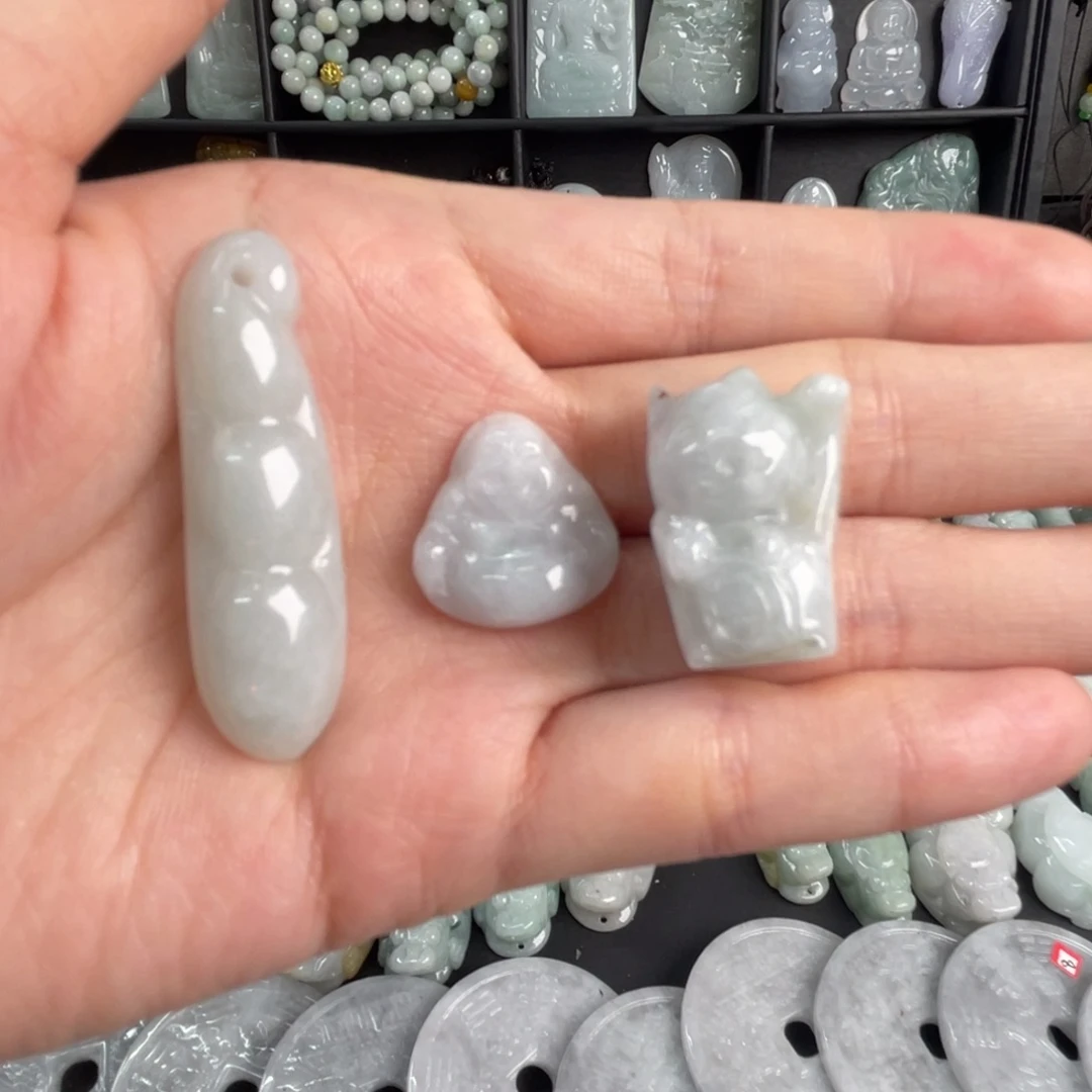 吊坠(不含链)未镶嵌翡翠微瑕