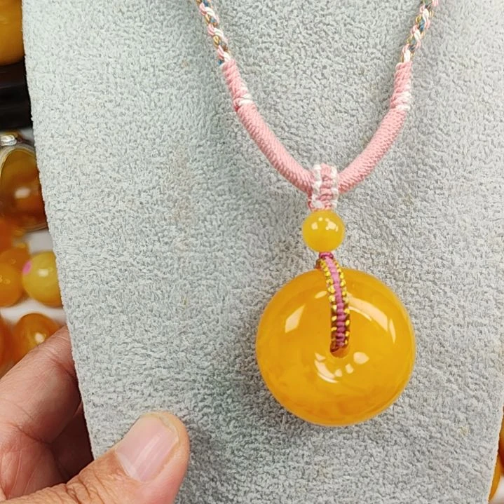 琥珀吊坠(赠链)未镶嵌