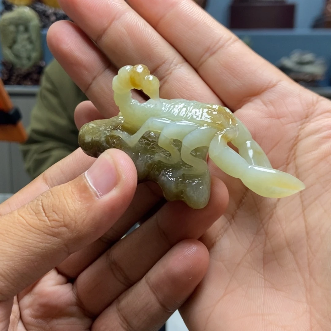 和田玉未镶嵌把件