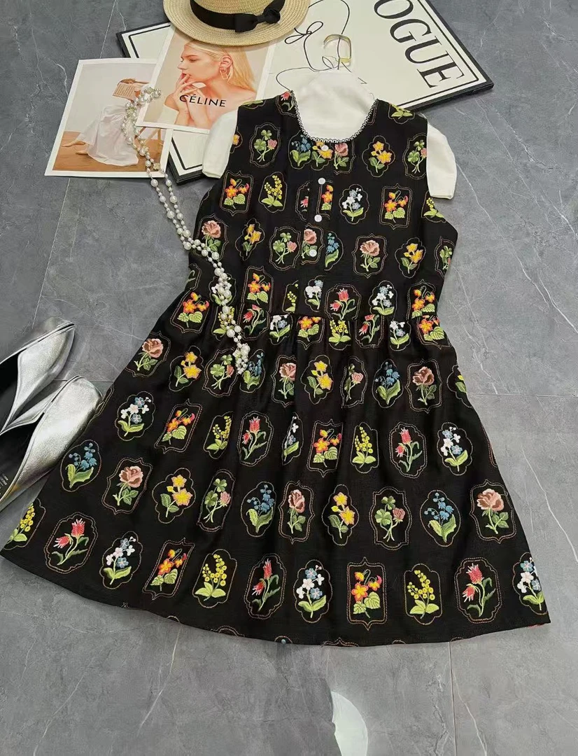 圆领无袖绣花拼接套头连衣裙洋气韩版百搭夏季黑色满印