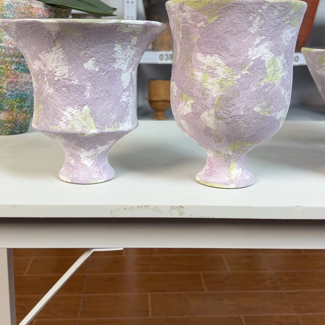 *****两个景德镇手工花盆