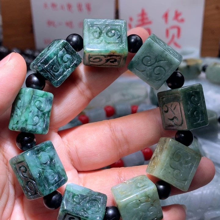 翡翠未镶嵌颈饰保真天然A货翡翠