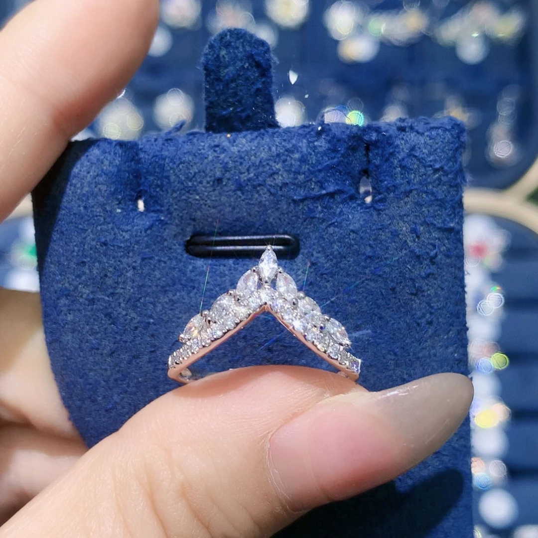 【闪购商品】铂Pt950镶嵌戒托钻石
