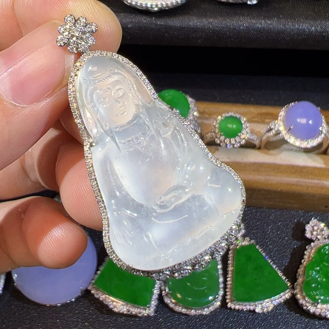 翡翠18K金镶嵌颈饰缅甸翡翠