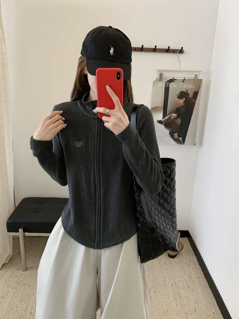 【陌嘉】-韩系简约休闲风 刺绣拉链开衫