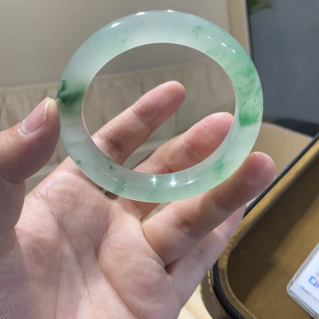 石英质玉（非洲翠）未镶嵌手镯