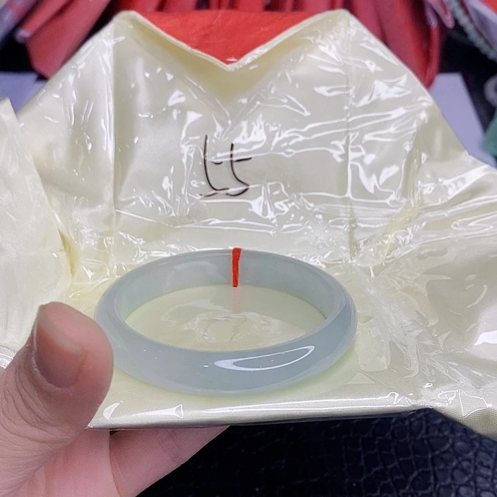 翡翠手镯未镶嵌一图一物实物为准