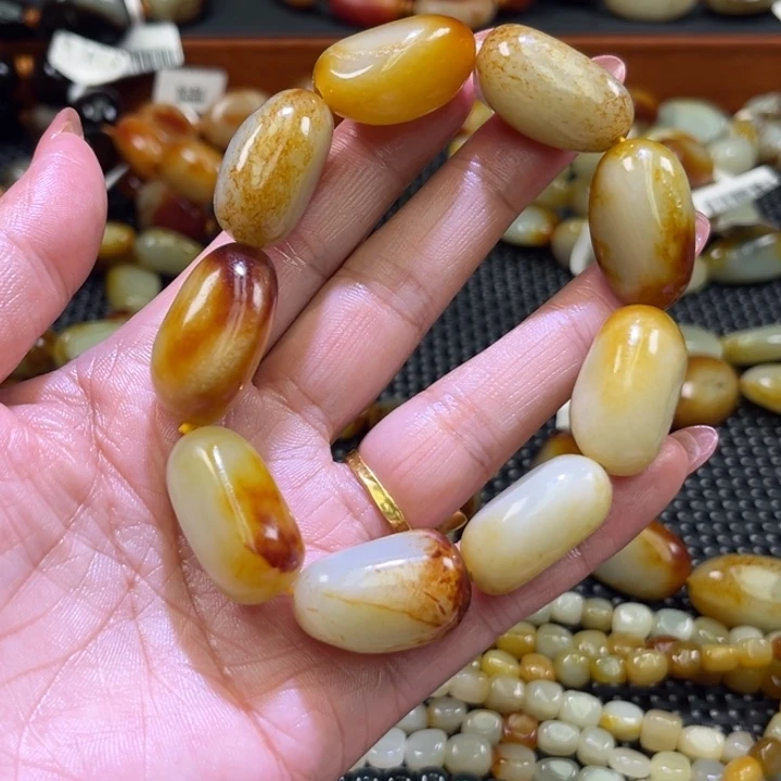 和田玉未镶嵌颈饰衡*爱