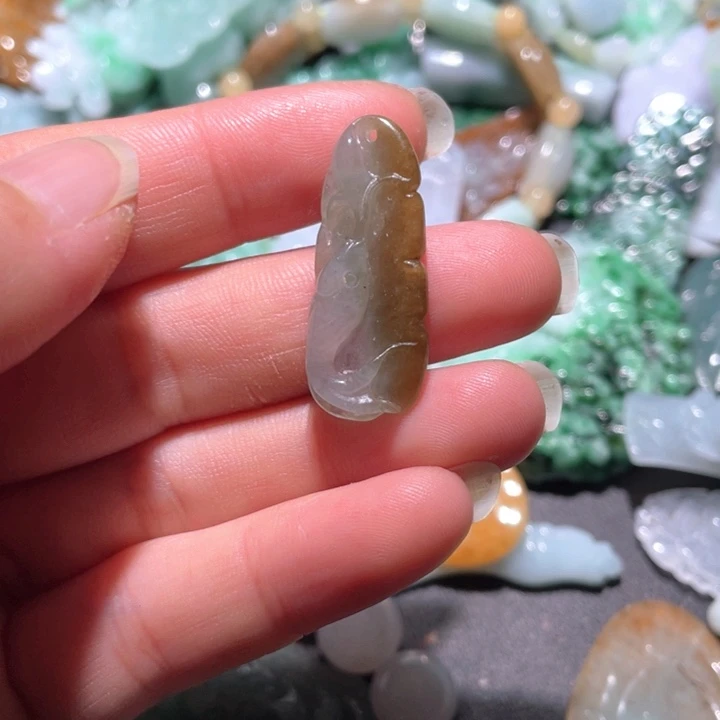【闪购商品】翡翠颈饰未镶嵌天然翡翠