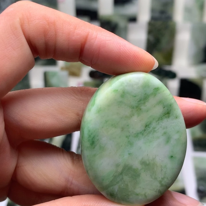 独山玉未镶嵌颈饰L****n