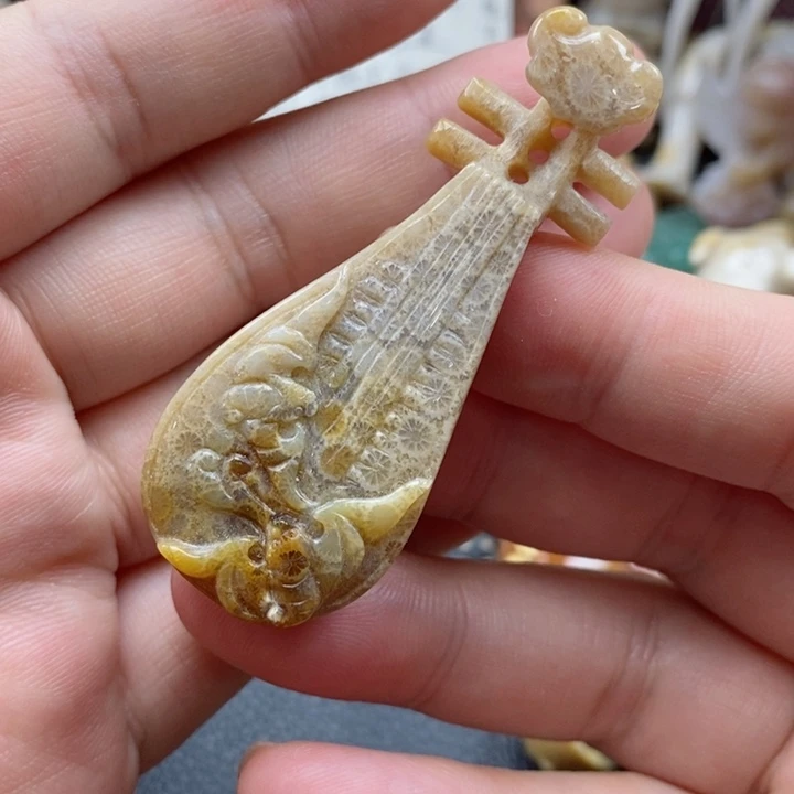 石英质玉颈饰未镶嵌