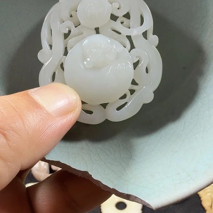小***鱼摆件瓷玉111111111111111111
