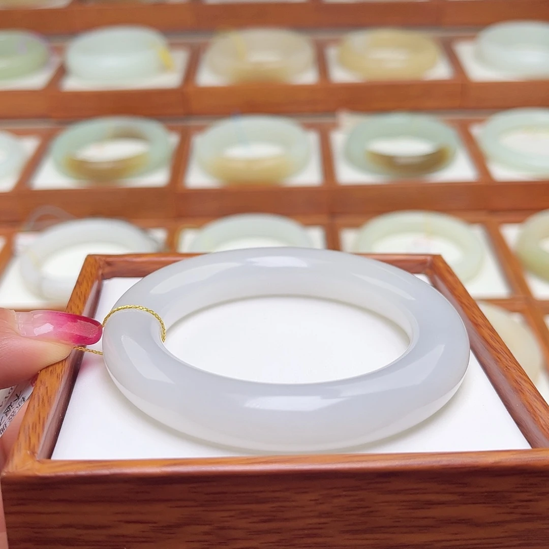 和田玉手镯未镶嵌54.6