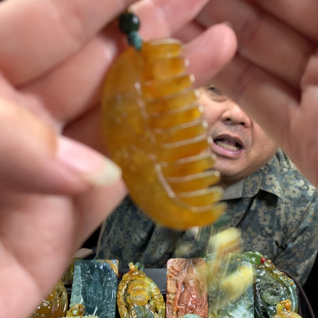 未镶嵌蛇纹石玉颈饰