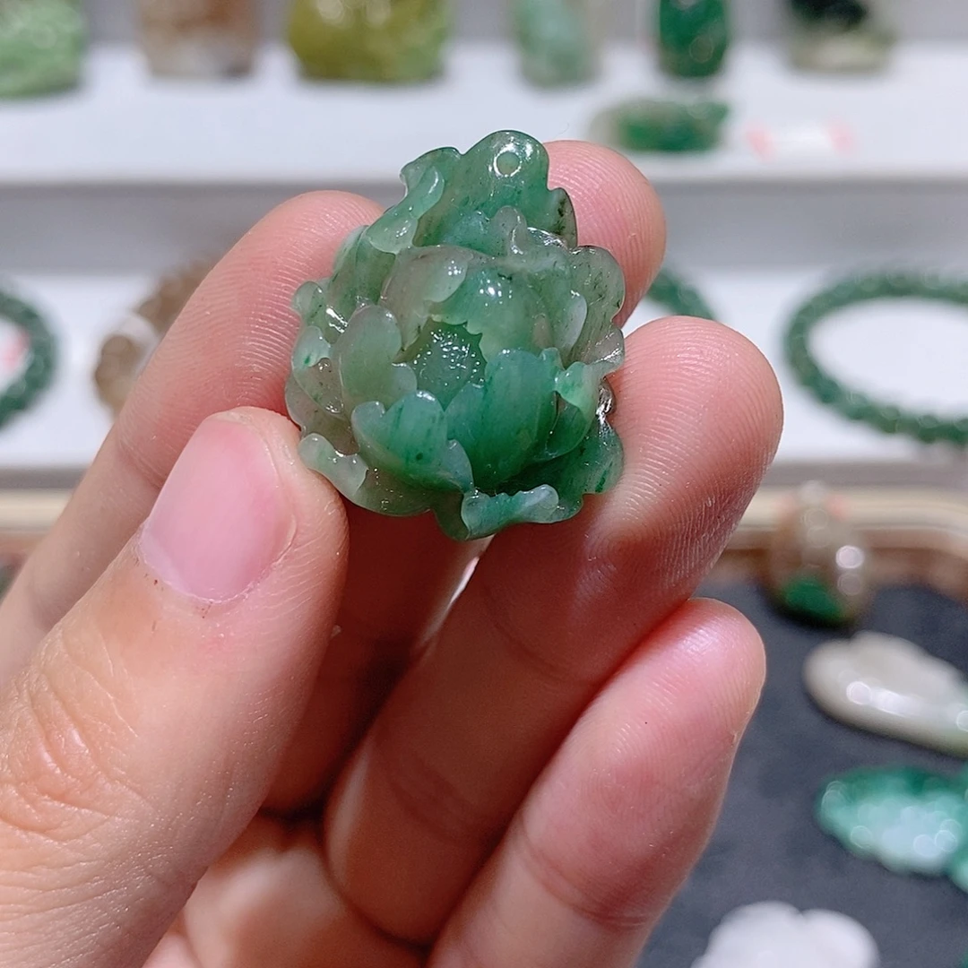 静***C独山玉未镶嵌挂件