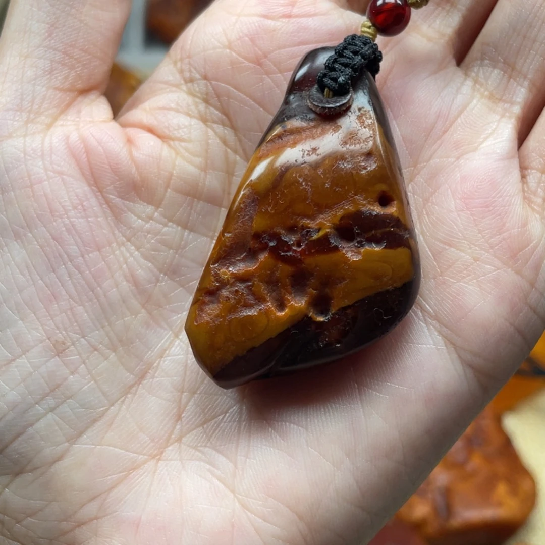 未镶嵌琥珀珠宝奇石