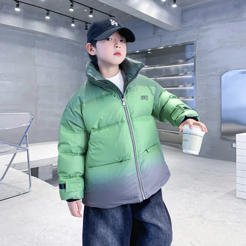 【现货现发】儿童2025新款酷帅休闲冬季渐变羽绒服加厚保暖外套潮流