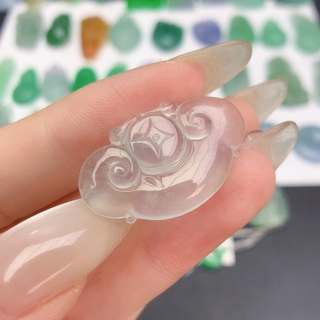 翡翠未镶嵌颈饰如意锁