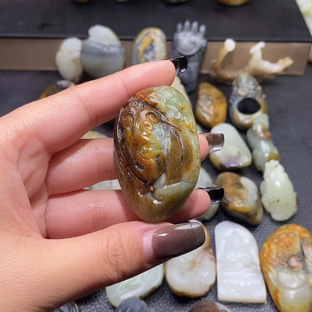 和田玉未镶嵌颈饰