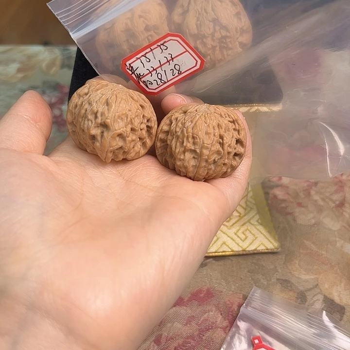 文玩核桃把件磨盘