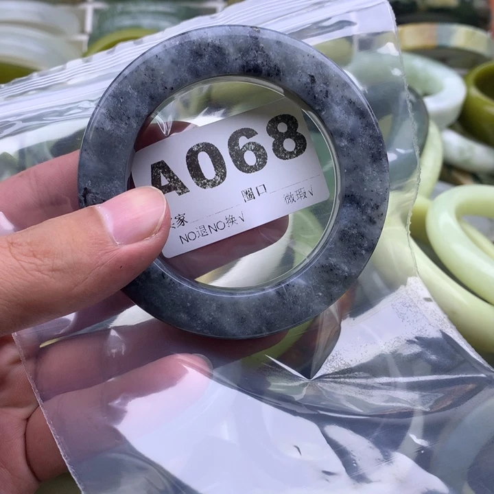 幸***米未镶嵌蛇纹石玉手镯
